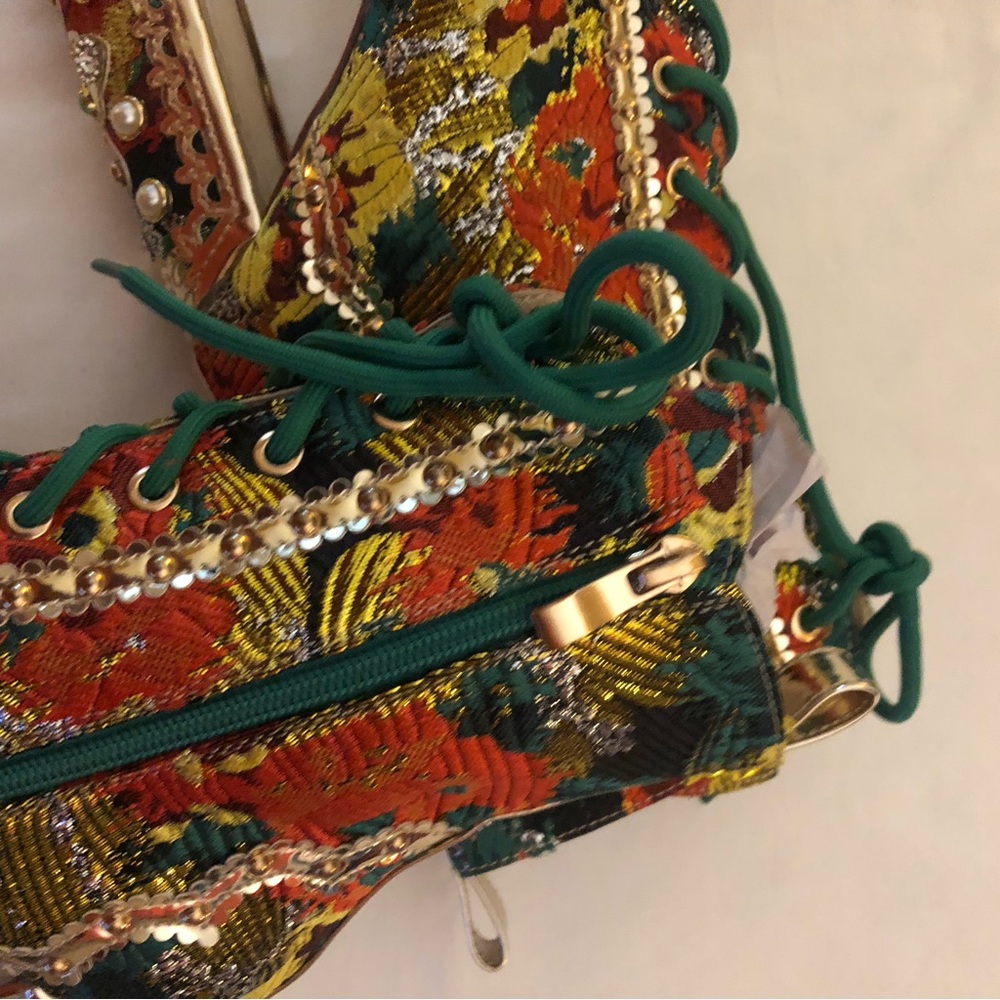 Azalea Wang Platform Boots Red Green Gold Tapestry Embellished Size 8.5 STUNNING - Picture 15 of 16